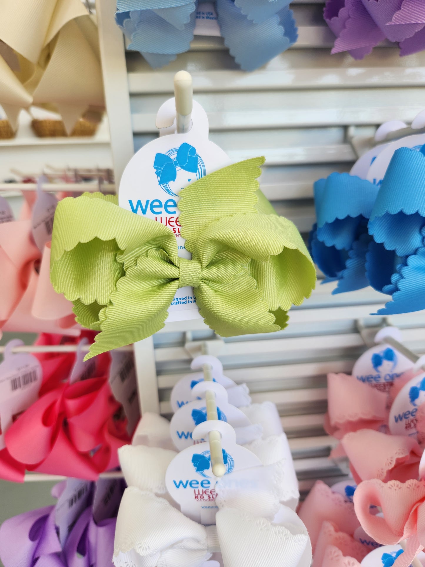 Medium Grosgrain Hair Bow with Scalloped Edge (More Colors)